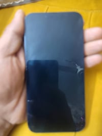 آيفون 13 العادي ذاكره 128 بطاريه 79 جهاز مكفول وتر ممفتوح غراضه كارتون...