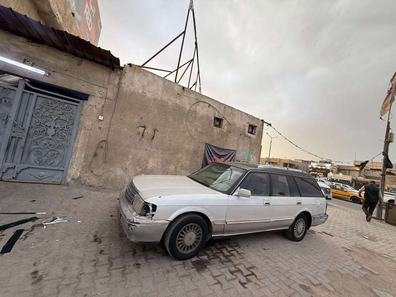 سلام وعليكم  اخوان انه مكلف بلنشر ارنب استيشن رقم ديالى  وكاله جاهز مكينه بيها تبخير سياره كبالكم شوف العين السعر 23 ورقه رقم هاتف ***********
