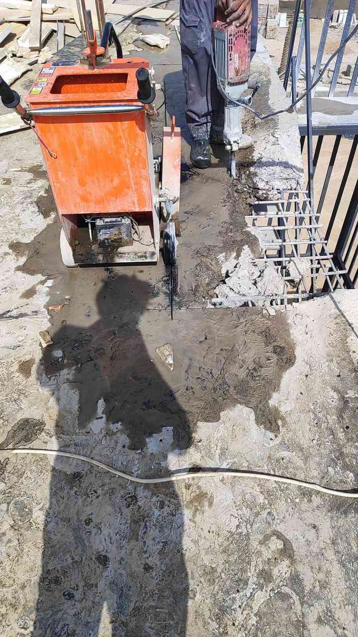 قص صب كونكريت بدون هتزاز
1-فتحت درج
2-فتح بواب
3-فتحت شبابيك 
4-كص درج وتفليش5
5-قطع جوينات 
كربلاء***********
***********
