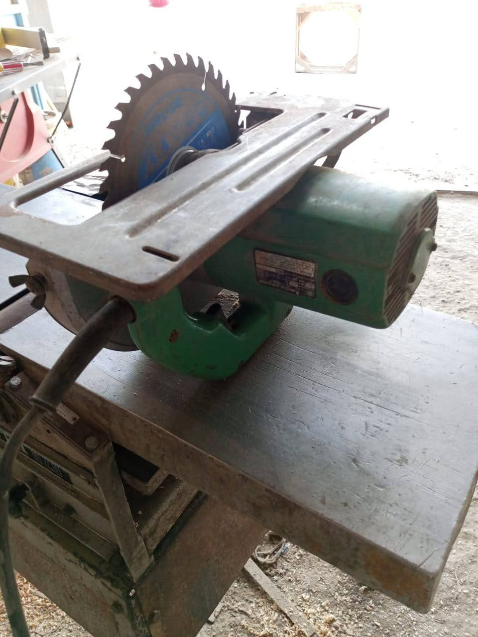 رنده ودبل نمساوية + ومجموعة نجارية + منشار شريطي + منشار قرصي هيتاشي يابان + كمبريسر حجم 350 لتر + دريلات شحن دي والت ابيع شلعة السعر مليون و 100 وبيهن مجال للشراي مكان نجف يم المستشفى الالماني ***********
