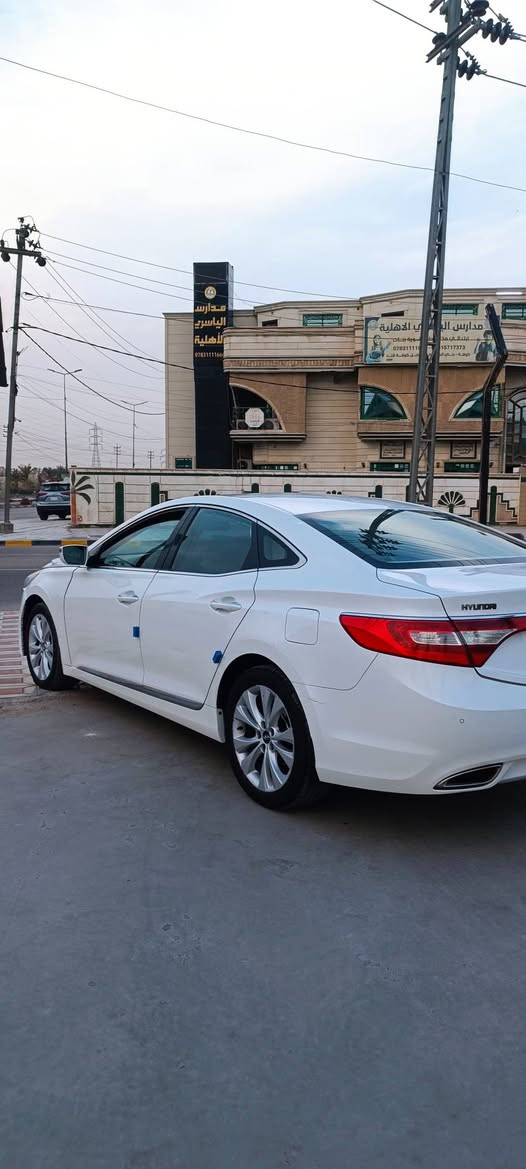 سلام عليكم.    للبيع فقط.      ازيره 2014
نص فول  6سلندر رقم اربيل تحويل وكالة ماكو اي مشكلة كفاله عامه لا فتح لاتبديل لا صبغ  كير مكينه حداديه تبريد كفاله عامه  تحكم ستيرن يده نيكل مري شفط برده خلفيه برده بل باب السياره ماعايزه مال جناي السعر  110  بيها مجال قليل حك الجيه مكان السياره النجف للستفسار   ***********
