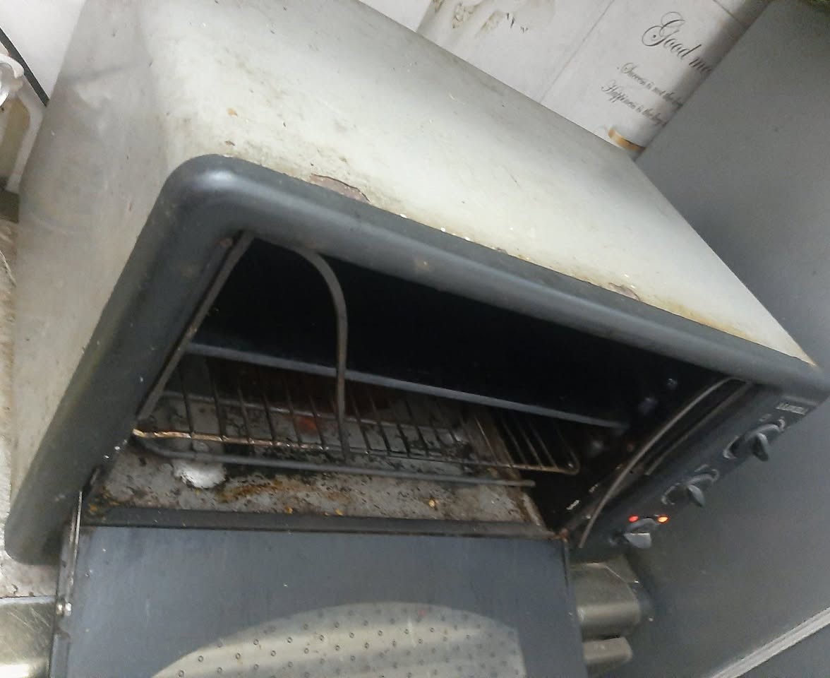 اوفن شغال ب٣٠ والمكان التراث


**إذا كنت صاحب هذا الإعلان وتريد حذفه لأي سبب، رجاءا أرسل رسالة إلى الدعم الفني**