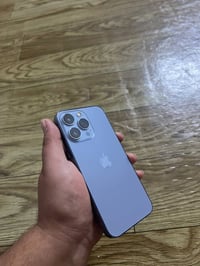 (( 13 برو للبيع )) 📱☎️ :- . لون بحرري مميز ذاكرته 256 شاصيه حيل نضيف ز...