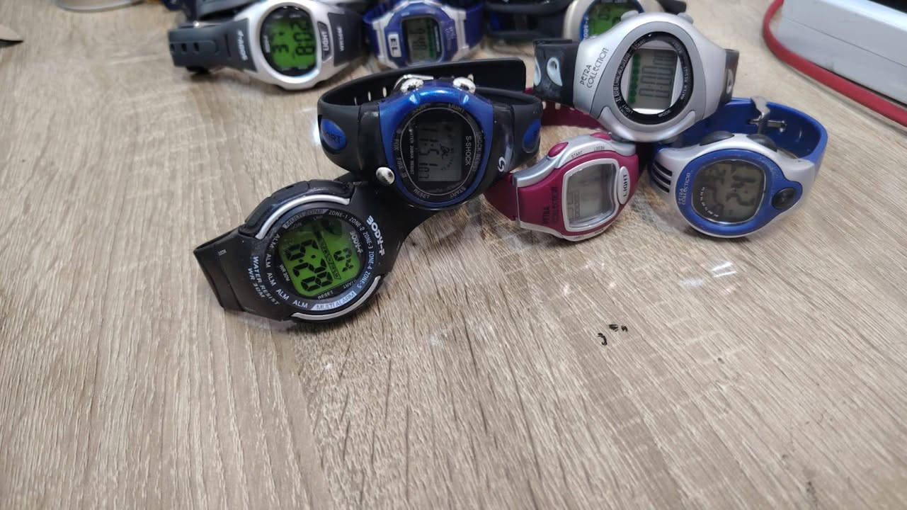 شلعات ساعات اكترونيات كلهن باله اصلي 
البيع


**إذا كنت صاحب هذا الإعلان وتريد حذفه لأي سبب، رجاءا أرسل رسالة إلى الدعم الفني**