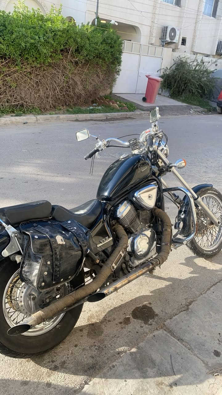 سلام عليكم هوندا ستد 400cc للبيع مكان بغداد الأعظمية الدراجة بيه سنويه بابل باقي بس استلام الوحات تكدر تشد الوحات الورقيه و تطلع بيه كلش طبيعي الدراجه حلوه مرتبه تاير خلفي جديد و امامي باله نضيف صدره حلو قبل فتره بدلت الجبن مالته مسويله ادامه الدراجه بلكات و الفلاتر هوا و بانزين بس عندك نقص اشاير خلفيه و الاماميه مدتشتغل يعني شغلات بسيطه انشالله متحتاج تصرف عليه شي زنجيل جديد الدراجه بل مشي كلش ناعمه و حلوه السعر 16 ورقه وبيه مجال بسيط موجود واتساب و رقم ***********
