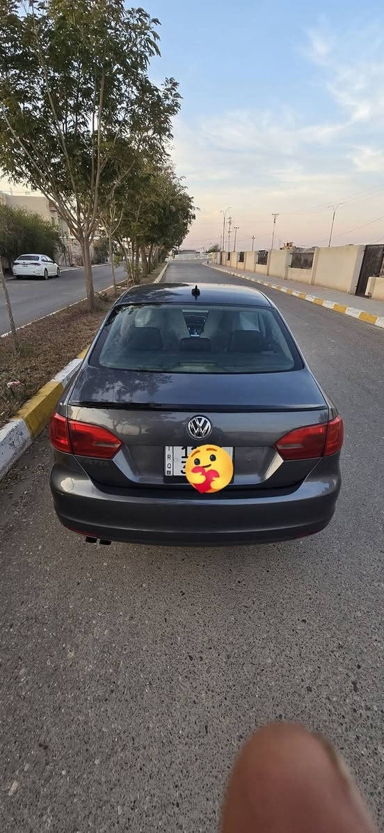 جيتا 2014امريكي
محدث بجم 2018 
رقم بغداد📞
السياره ضررها من امريكا بنيد ومصبوغه حزام⚠️
فول مواصفات ❤️
داخل جلد
كشانات تدفئه تبريد 
مثبت سرعه 
شاشه جبيره 
السياره سنويه 2030
صدر جديد تخم تاير جديد ربع متصرف عليها وبلواقع احلى من الصور 👀☁️
مكان السياره تكريت 
السعر 105وبيها مجال قليل 
للاتصال 📞⚠️***********
