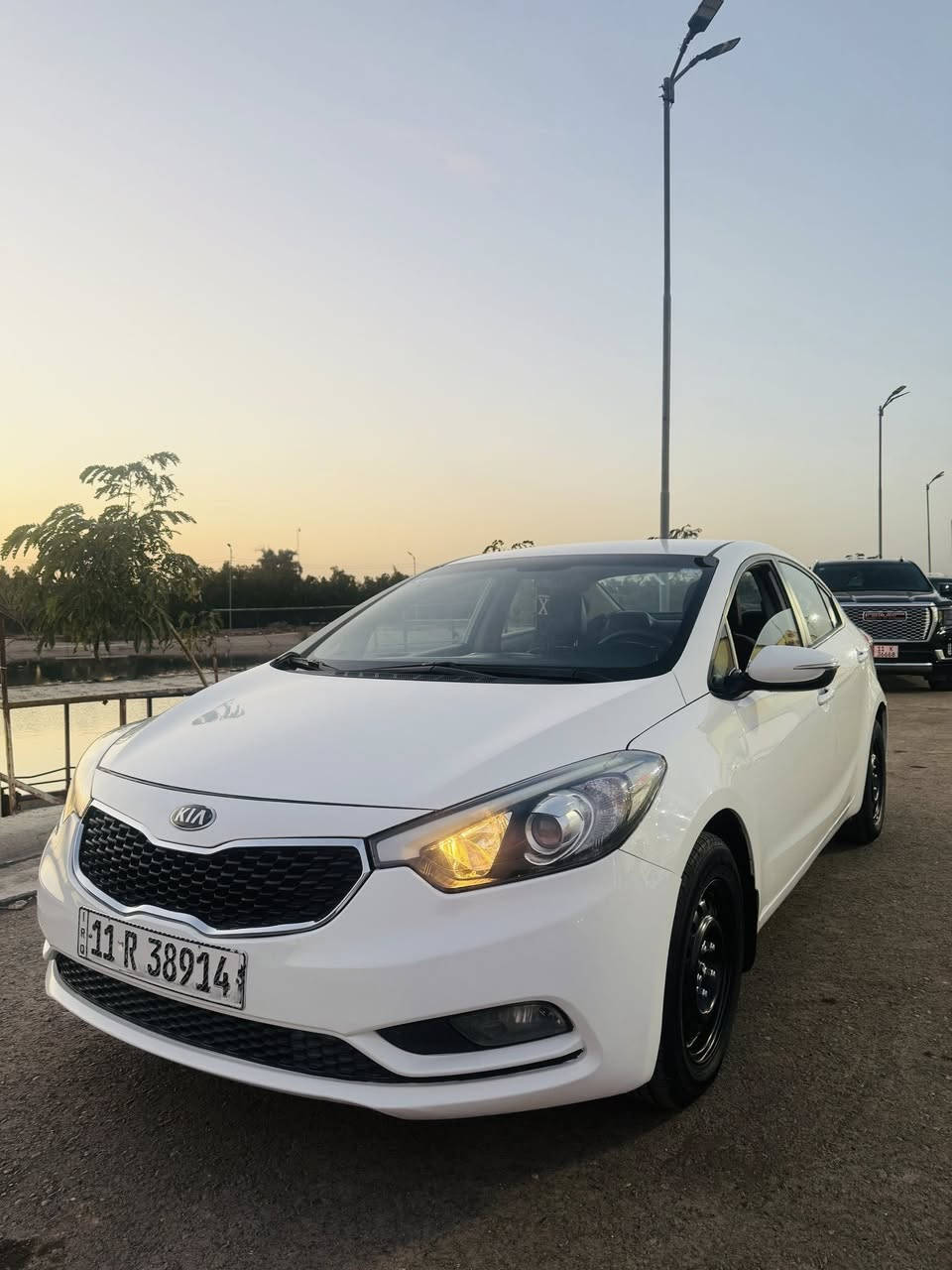 كيا سيراتو 2014 خليجي سعودي مكينه 2000 دوش
سياره مكفوله من الصبغ والضربه والتبديل بيه شويه
بارد بلباب الصدر سياره كلش جديده وكل نقص مابيه
تجي وتفحص سونار السعر 123 وبيه مجال بسيط 
رقم بغداد الجديد هزه جديد العنوان 
بغداد المشتل ***********
