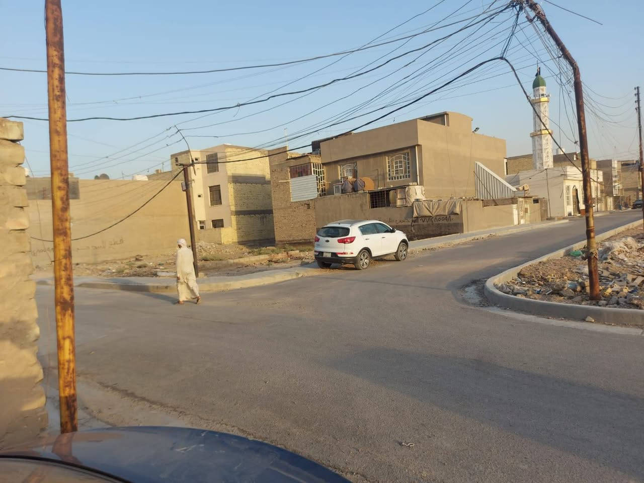 السلام عليكم بيت زراعي سند ٢٥ للبيع منطقة سكينه شارع المكاتب ب٢على٩ بالضبط مقابل ساحة المدارس وجامع الامام علي عليه السلام المساحه ١٠٠م طابق واحد كافة الخدمات متوفره ماء مجاري تبليط السعر ٩٠ واي استفسار الاتصال على الرقم *********** بي واتساب
