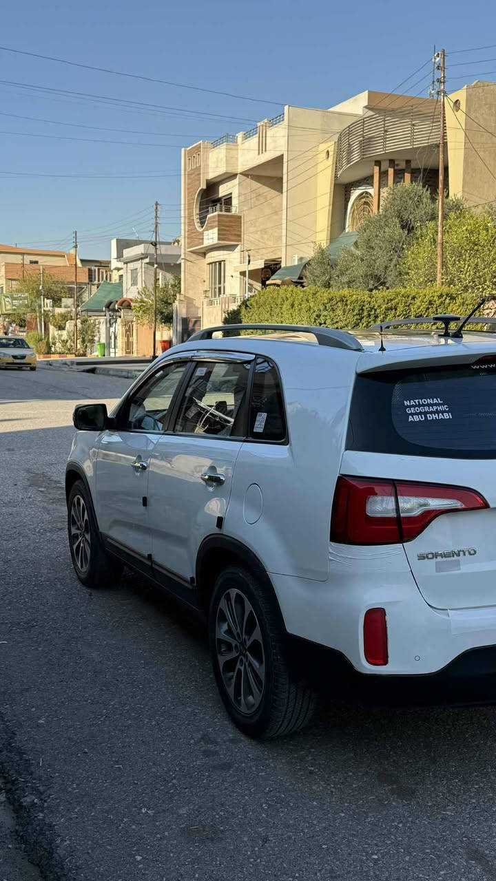 كيا سورينتو 2013 رقم سليمانية انكليزي
بسمنا غرامات مصفرة سنوية جديدة هزة جديدة
السيارة محرك 2400 دوش شرط 
كير شرط تبريد شرط
مكفولة كفالة عامة فقط بونيد مبدل
بدون دواخل
مواصفات معروفة فول
مكان السيارة موصل
***********
السعر 165 وبيها مجال
