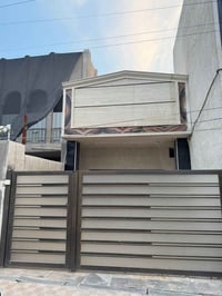 للبيع 150م بناء حديث غرفتين وصالة ومطبخ وخدمات موقعة حي الجهاد الطائي ...