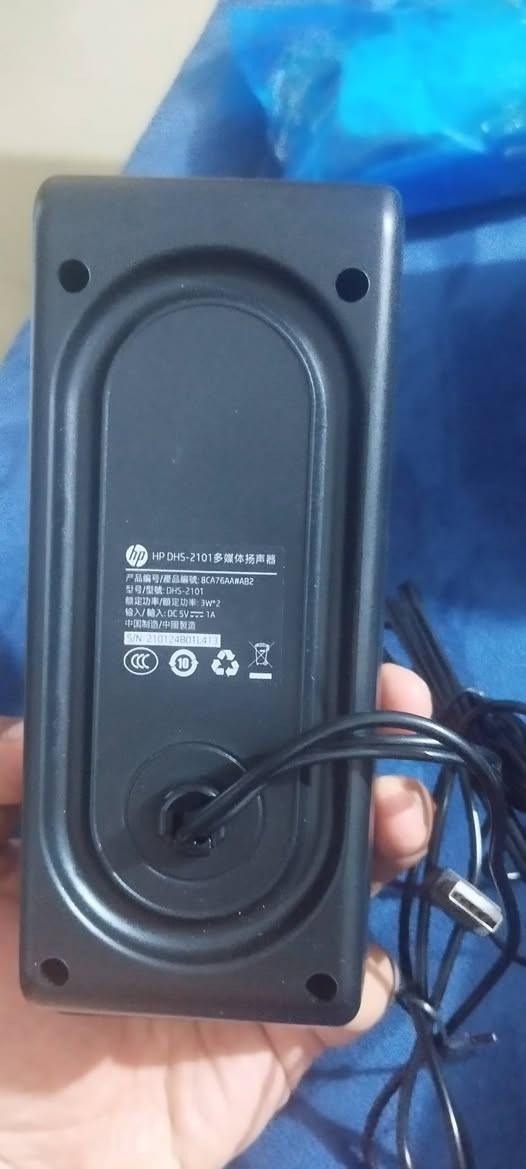مكبر صوت للوسائط المتعددة من نوع HP DHS-2101. 
العلامة التجارية: HP.
الطاقة: طاقة إخراج قصوى تبلغ 12 واط.
التوصيل: يعمل عبر منفذ USB مع مقبس صوت 3.5 ملم.
المميزات: تصميم مضغوط وموفر للمساحة مع تحكم سلكي في مستوى الصوت.


**إذا كنت صاحب هذا الإعلان وتريد حذفه لأي سبب، رجاءا أرسل رسالة إلى الدعم الفني**