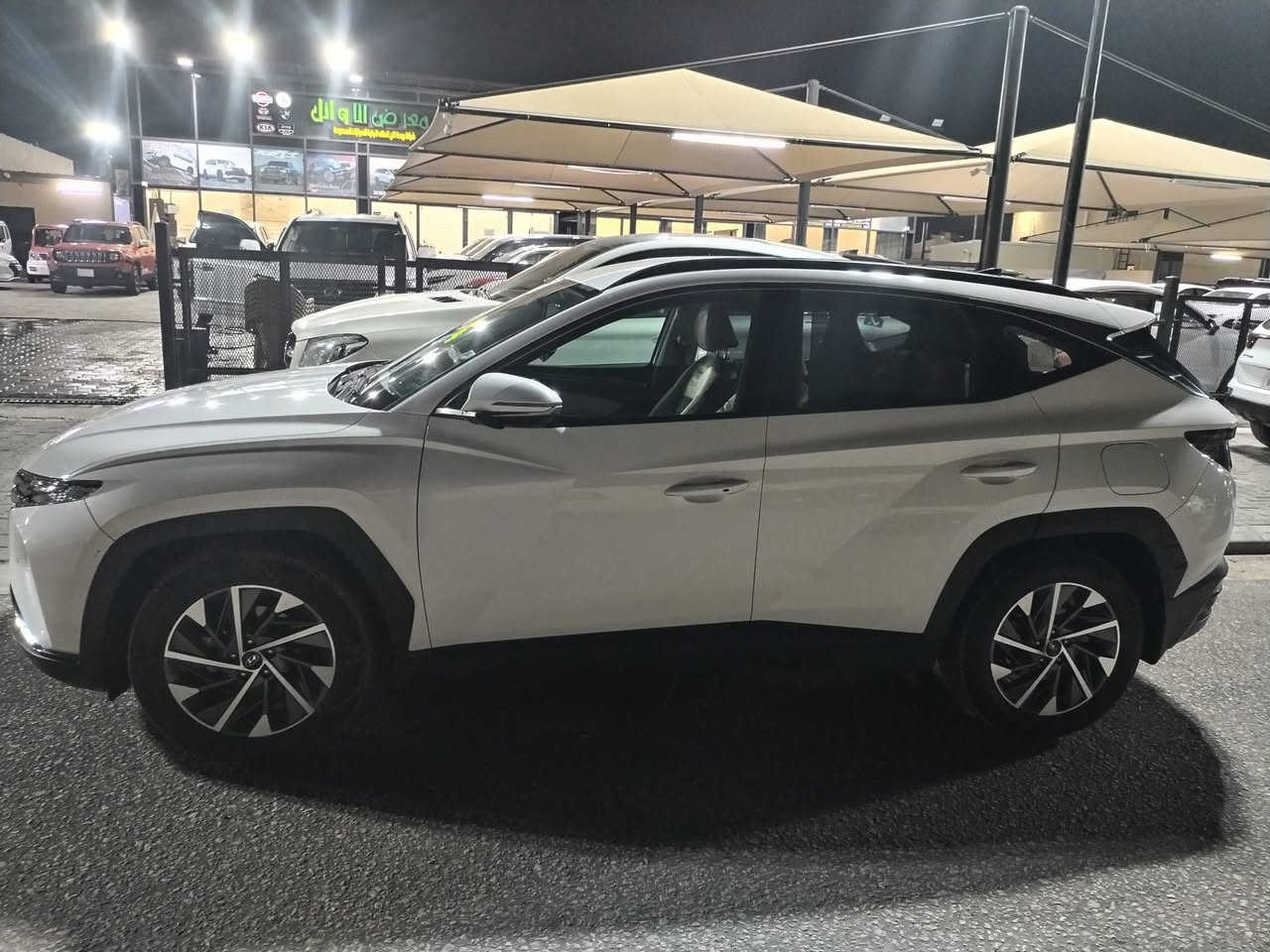 سلام عليكم للبيع هونداي توسان 2024 رقم بغداد بسمي مكفوله بيه رصعات موضحه ماشيه 70 سعر 210
***********  مكاني كربلاء
