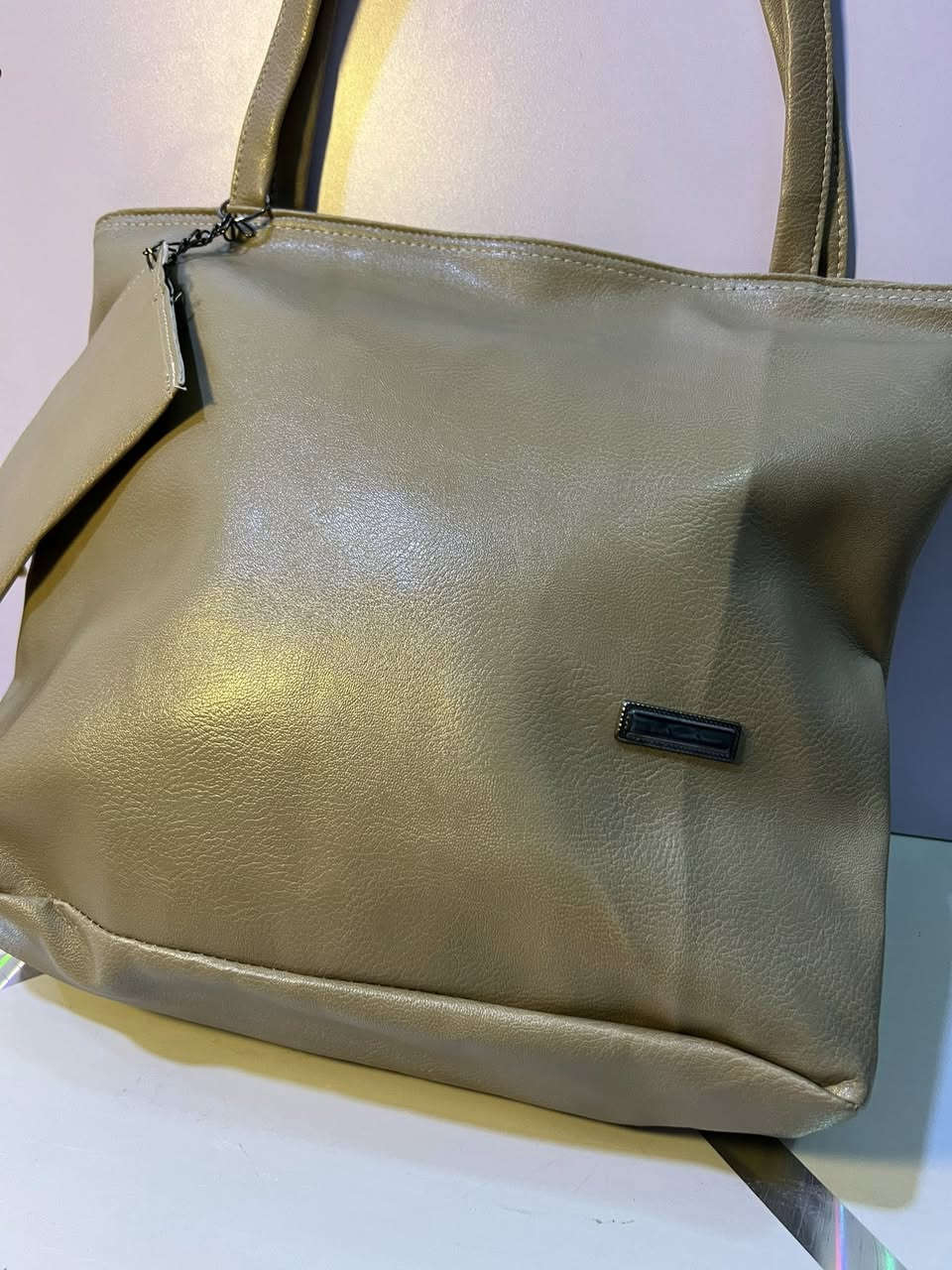 تخفيضاااات بمناسبة العيد
سعر الجنطة فقط 6 
الموديل الاول جنطة جلد حرير زبده مع جوزدان
والموديل الثاني جنطة السڪارف الرهيبة 
والسعر فقط 6
@إشارة


**إذا كنت صاحب هذا الإعلان وتريد حذفه لأي سبب، رجاءا أرسل رسالة إلى الدعم الفني**