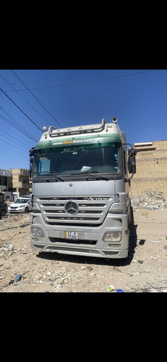 السلام وعليكم 
اكتروز ٢٠٠٥ سقف ليزري
رتايدر خمس طكات 
سنويه جي بي اس طوناج جدد
السعر ٣٤٠$
***********
