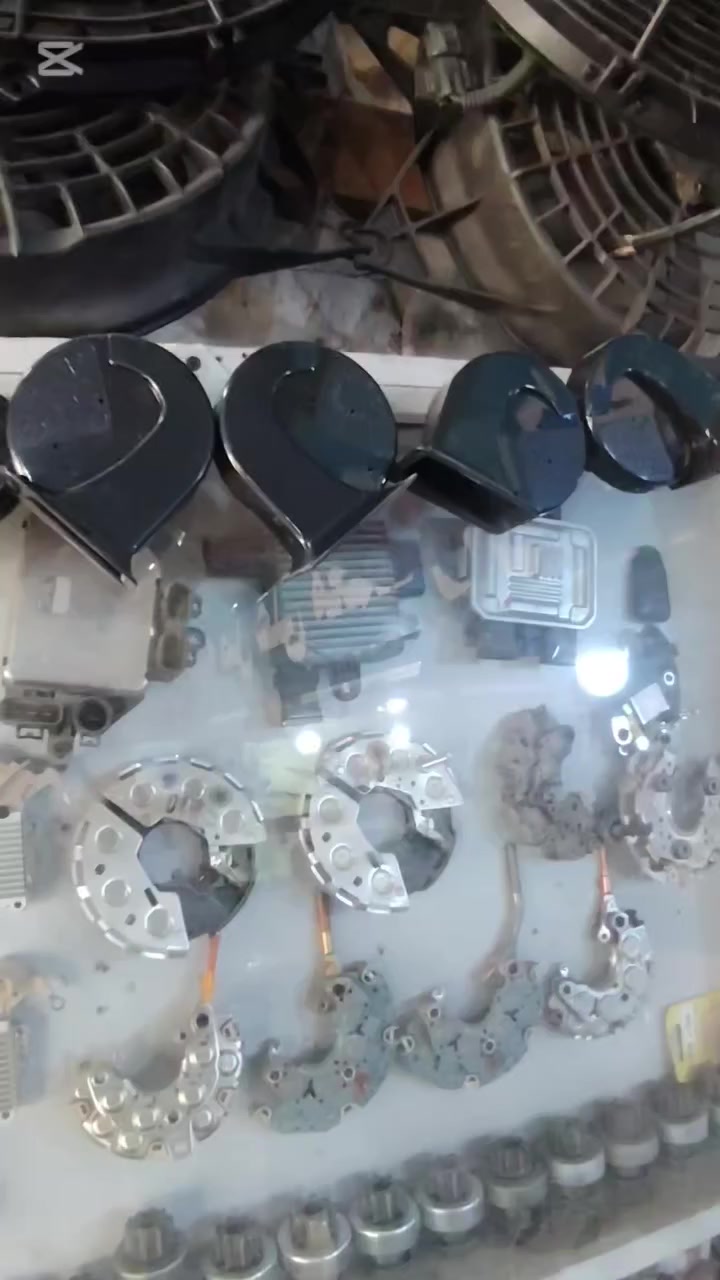 احمد الكهربائي ***********
العنوان الناصريه الحي الصناعي مقابل مطعم الحاج سماح
