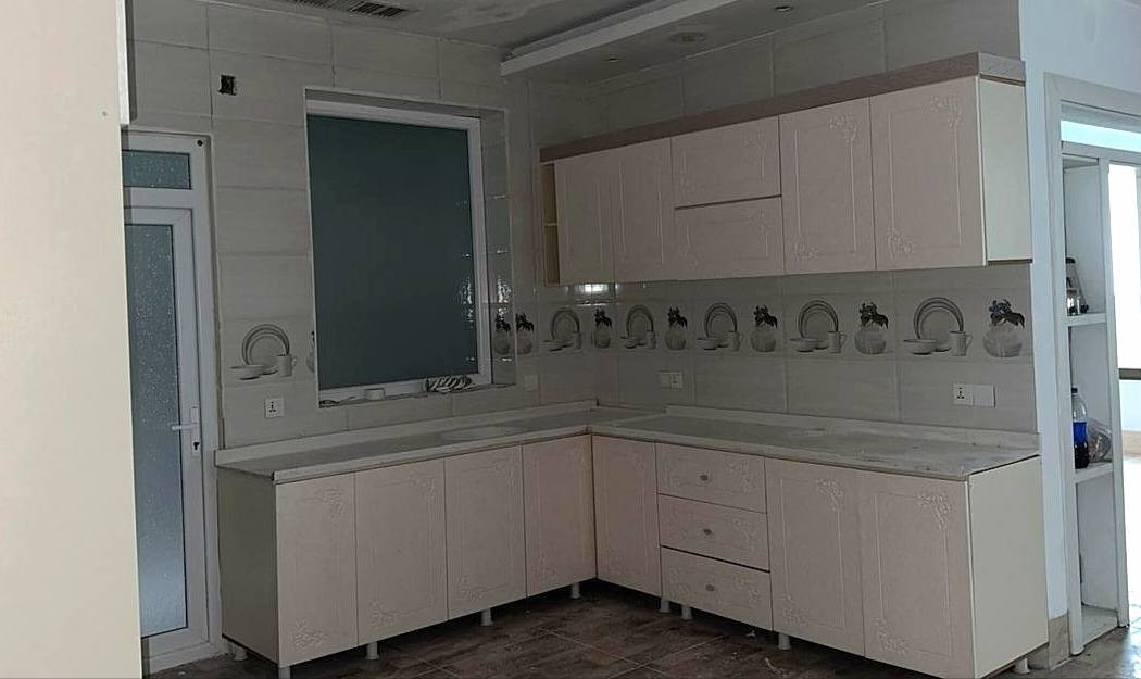 ئەم کەوانتەرەمان هەیە بۆ فرۆشتن قیاسی 233 بە 260 
بەشی لای سەلاجەکەش 260سم 
کامل تەختەی بالۆن پرێسی تورکییەو سەر کەوانتەرەکە بەردە تەنیشت جێ سەلاجەکە جێگای مجەمیدەیە پاک و خاوێن و بێ عەیبە سعری 500 هەزار و معامەلەیە لە سلێمانی السليمانية, العراق


**إذا كنت صاحب هذا الإعلان وتريد حذفه لأي سبب، رجاءا أرسل رسالة إلى الدعم الفني**