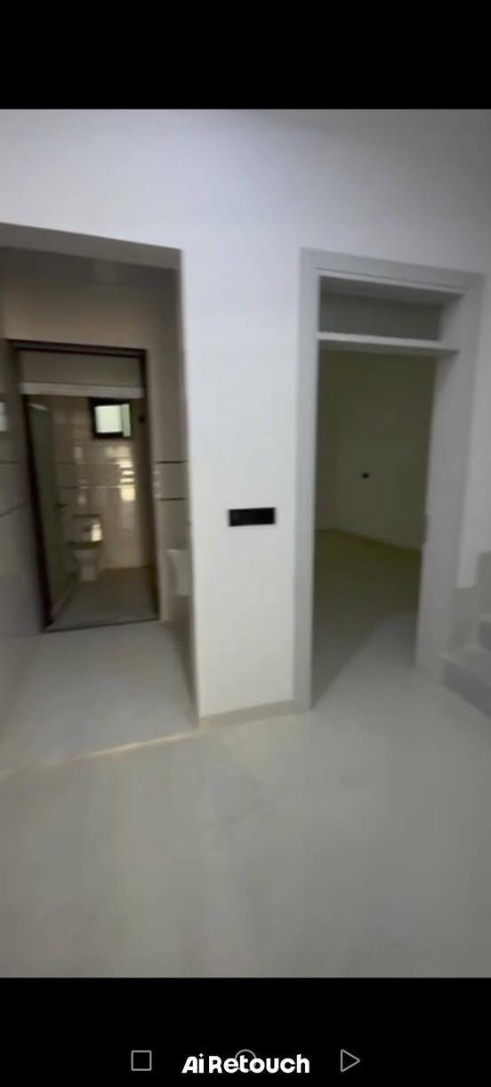 داران طابو طابقين بناء حديث صفر فول مواصفات للبيع
مساحة كل بيت / ١٠٨ متر
العنوان /كركوك  - قصابخانة
سعر كل بيت / ١١٥ مليون
للاتصال / ***********
