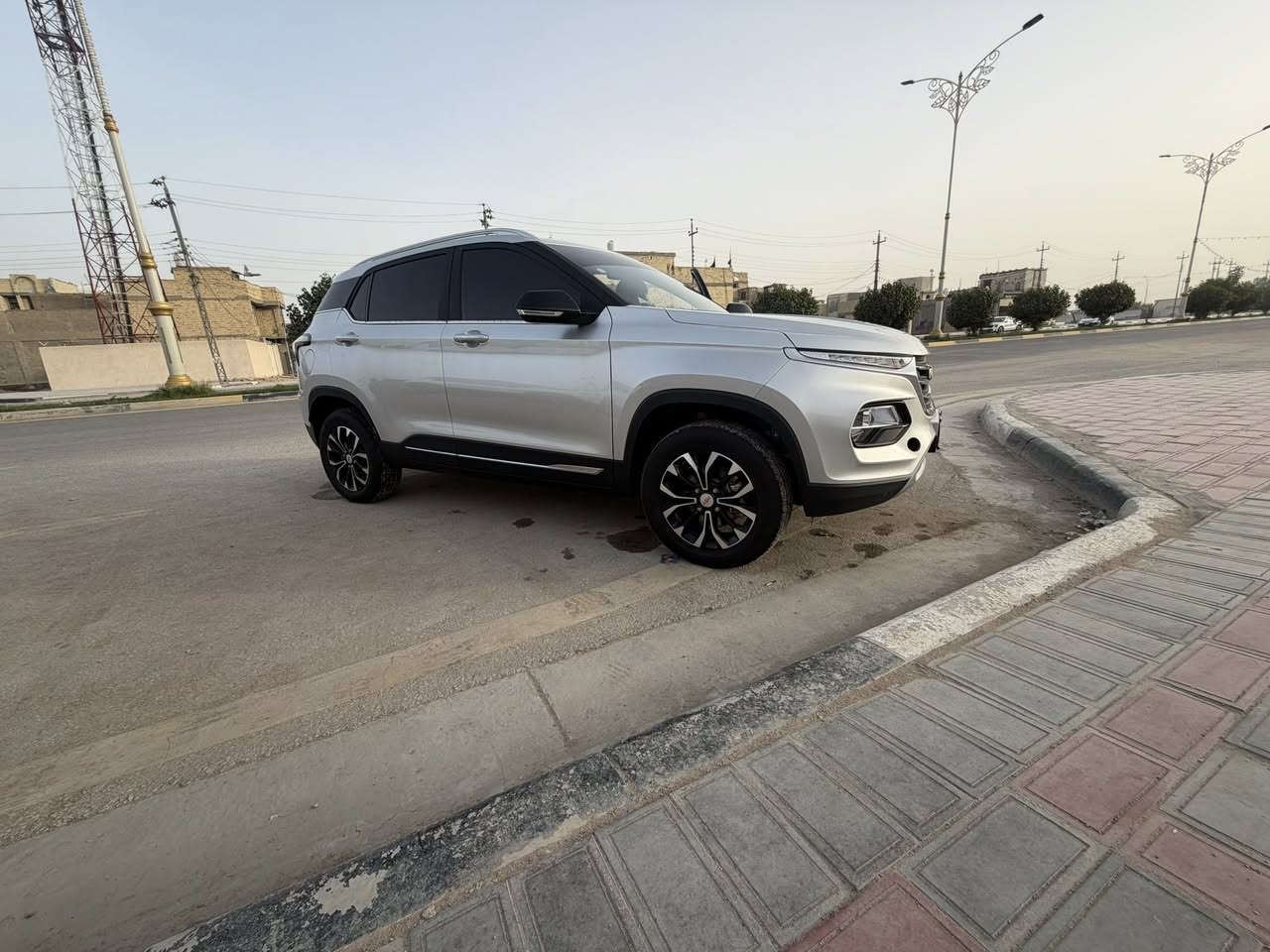 السلام عليكم 
جديده جديده 
ماشه 9000
موديل 2025
فول موصفات 
بنوراما حساسات
تحكم ستيرن 
شاشه كامره 
مكاني كربلاء 
***********
سعر 135مع مجال 
ماكو هيج سعر بيهج 
نضافه وجديده
