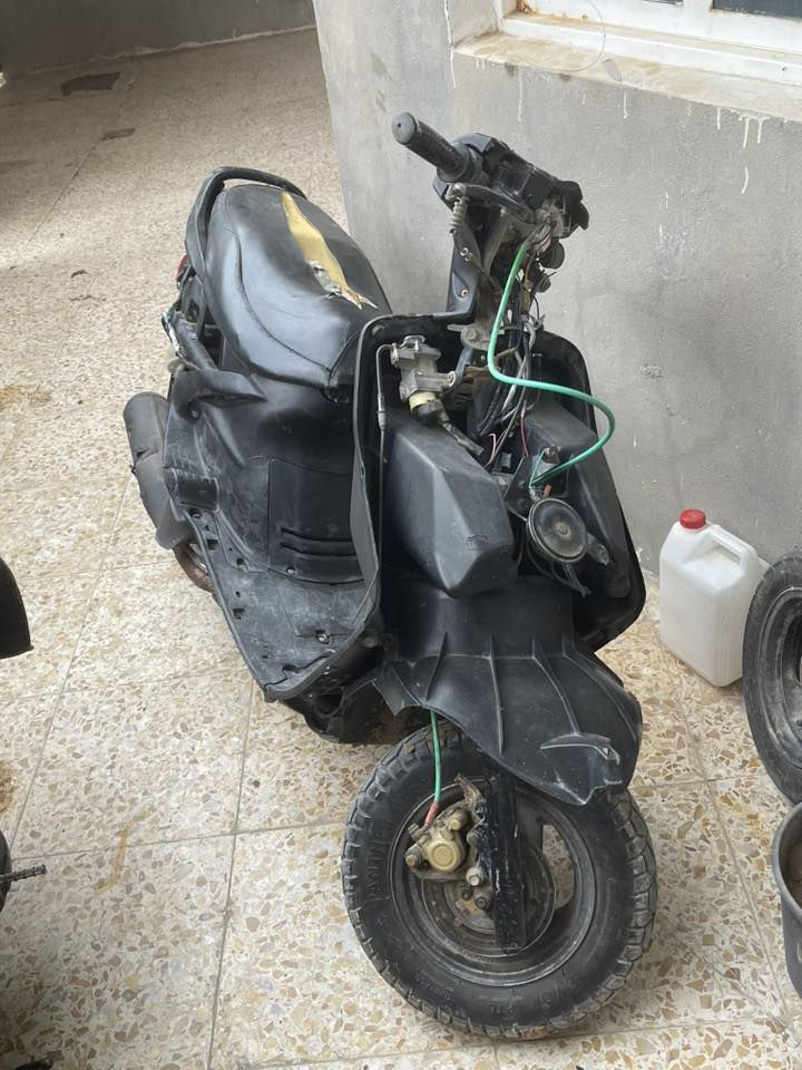 سلام عليكم دراجه فراشه نضيفه كهربائياته شغاله سلف هندر دراجه تخبل دراجه على فحص مكينه مكفوله سعر 300 وبين مجال  رقمي ***********
