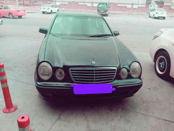 سلام عليكم ورحمه الله وبركاته عندي مارسيدس ام عيون موديل 2000رقم سليمانيه بأسم اخويه 
سياره مصبوغه صبغ درجه اولى قبل 20يوم طلعت من الفرن مناقصها شي مكفوله من الحادث والخياس حشاكم ولا كلوب بيها ميشتغل صيانه كامله من حداديه وكهربائيات 
صدر امامي خلفي كله مبدل باستثناء الباب الخلفيه وره السائق قبل اسبوع نطخت عندي
ورجعتها بارد للامانه سياره ترايها ماشاء الله 
السعر المطلوب 140 وبي مجال للاتصال بالرقم *********** فيس ممتواجد اعتذر جدا 
اليجي الف هلا بي سياره موجوده بغداد الدوره شارع ابو الطياره
