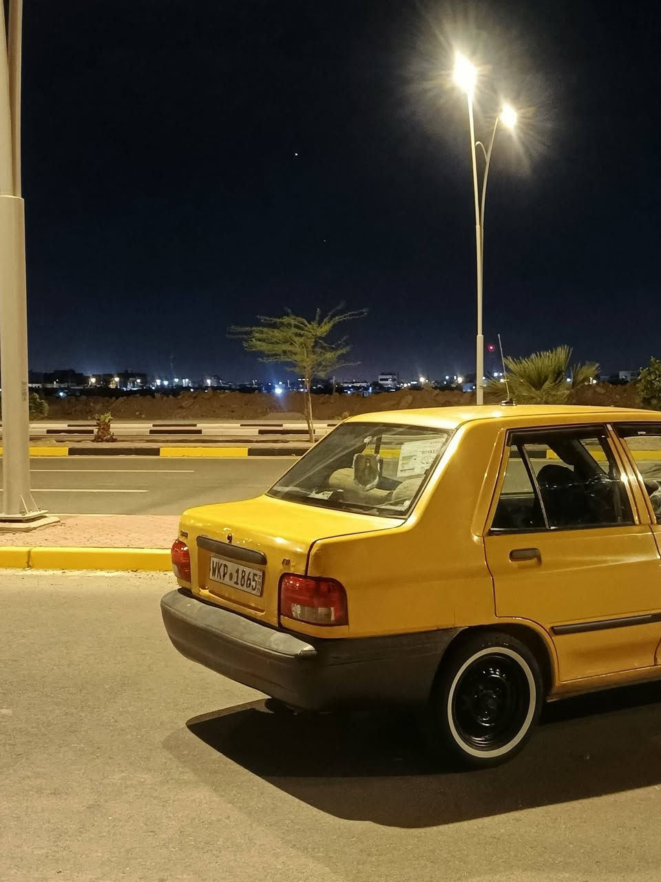 سلام عليكم سايبه موديل 17بسم شركه بن البلد مكينه جديده كير بس رابع يفلت حداديه جديده تخم تاير سياره نصبته تخبل (***********) مكاني البصرة قبله السعر 22وبيه مجال
