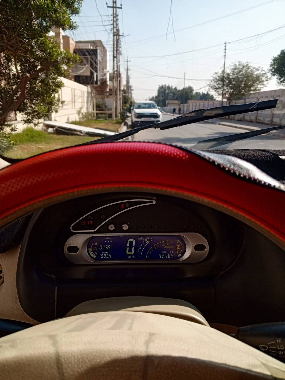 سلام عليكم كيو كيو موديل 12 ماشيه 42 حقيقي كلشي بيه بلادي مكان سياره بغداد وبسمي تحويل ثاني يوم سعر 38 رقم الواتساب ***********
