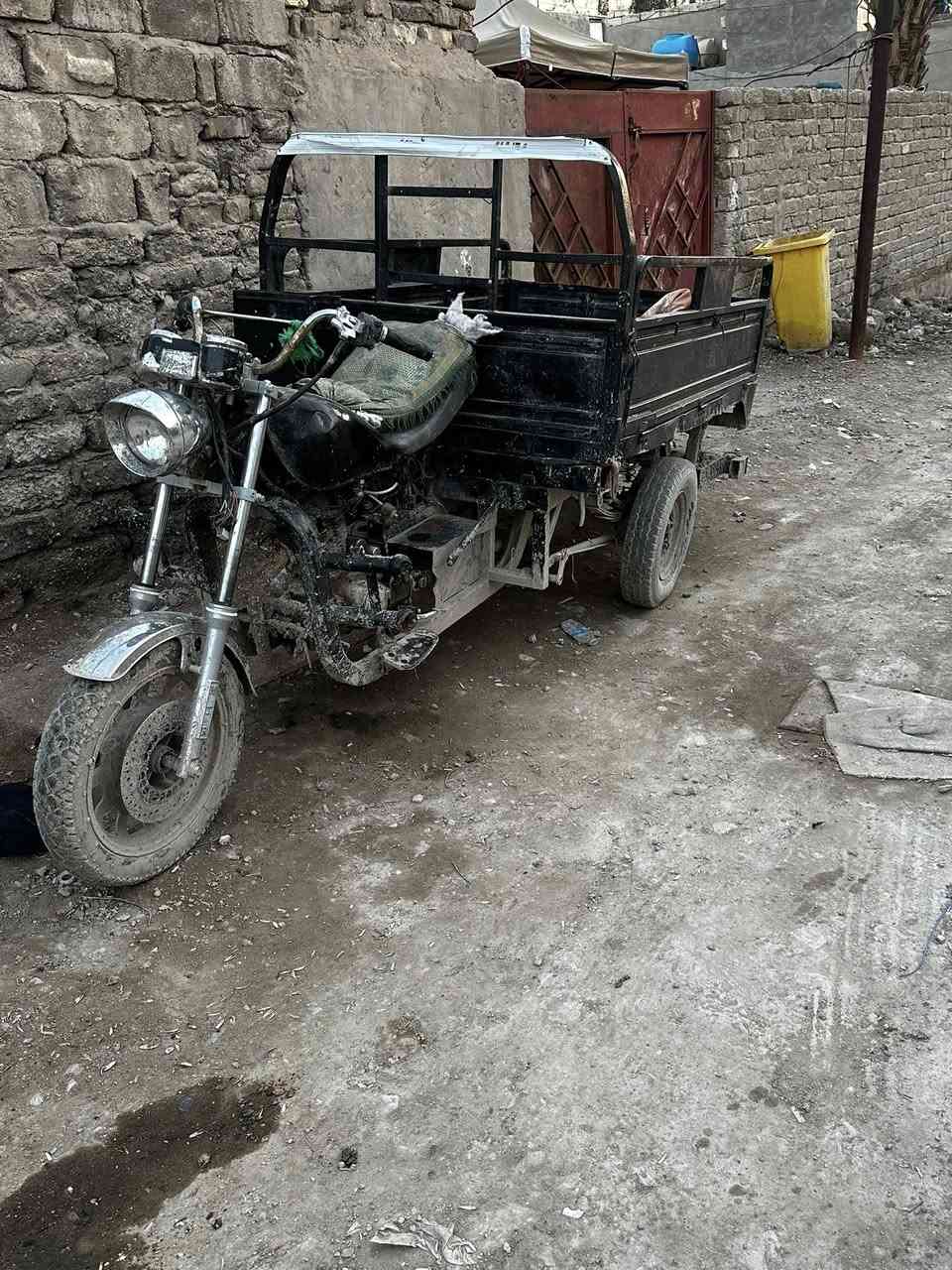 سلام عليكم ستوته للبيع امتي ار شاصي جديد مكفول كفاله دراجه كلك مكفوله عن سرقه الاوراق ضايعه يمي مكان الحله حي العسكري شارع ٨٠ السعر ٦٠٠وبيه مجال الاتصال ع رقم ***********
