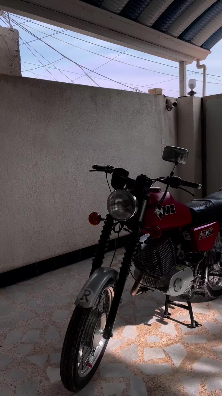 دراجه mz للبيع موديل 82 دراجه كفاله سايس 2 بلاد ما محوره بعدها دينمو بس الثالث مرات يفلت الباقي كفاله احلا من الصور السعر خاص او اتصال *********** وبخدمه الشراي
