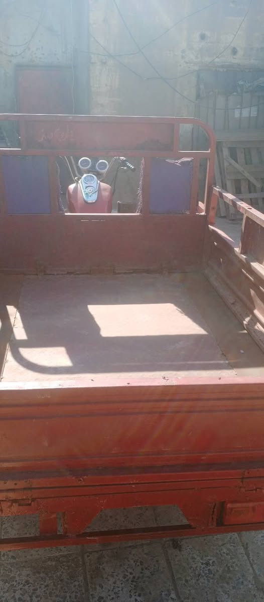 السلام عليكم ستوتة سلطان 2014اوراق بأسمي وكيلها سيد خلدون العنوان العمارة ابو رمانة قرب الملعب 
السعر /مليون و100 وبيه مجال للشراي 
للاستفسار ***********
