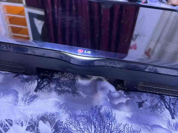 شاشه الصليه اي الجي  حجم 32 شاشه الصليه وحسن نوعيه ريده 90 مكاني بغداد بلديات ***********
