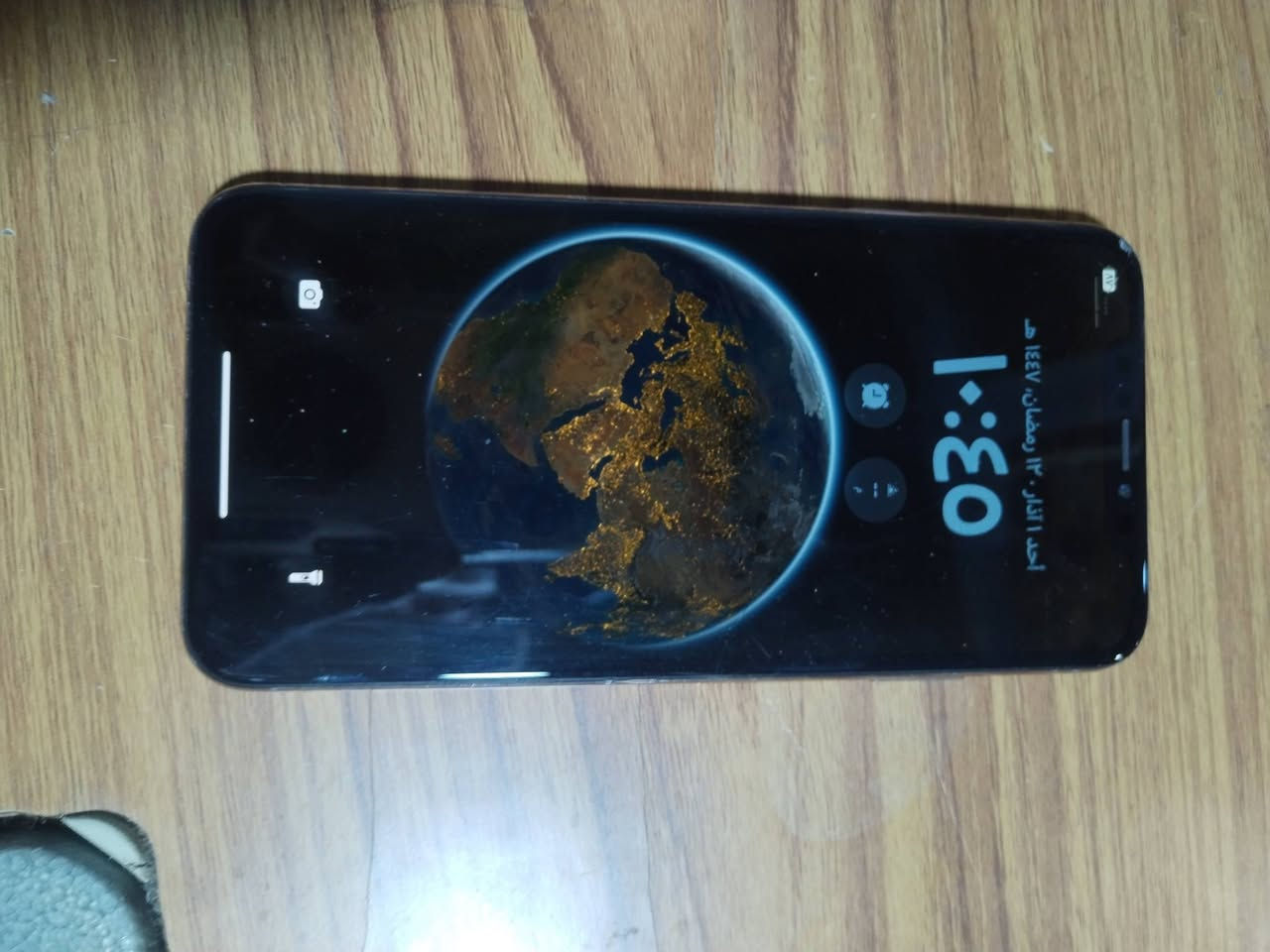 سلام عليكم ايفون اكس اس ماكس كلشي موضح بالصوره تاخذه بالشرط اي عيب مابيه ولا برغي مفتوح منه للمراوسه حسب القناعه او للبيع سعر 250بيه مجال مراسه ع الخاص او اتصال *********** بطاريه 79 ذاكره 256
