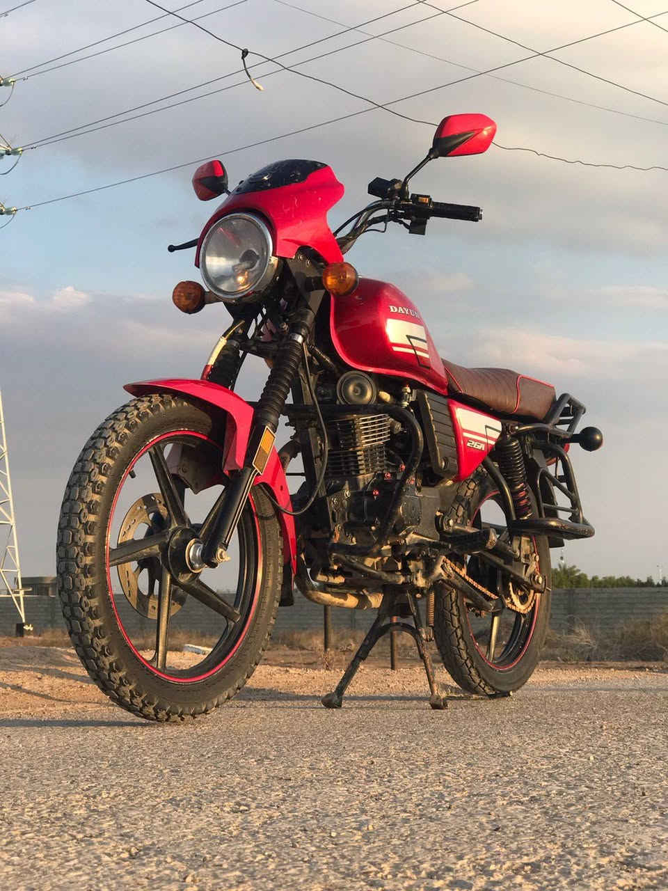 سلام عليكم دراجه دايوان موديل 2023دراجه مكفوله كرابائيات بدون اوراق وبيها خيط بخار خفيف عارضها عل 900وبيها مجال رقمي ***********
