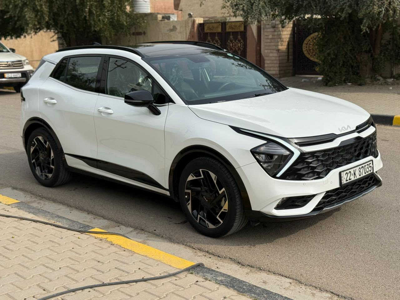 للبيع
كيا سبورتج جيتي لاين موديل ٢٠٢٤ خليجي رقم اربيل تحويل مباشر محرك ٢٠٠٠ دوش معروفه موصفات الجيتي لاين ميحتاج اذكرهن فول للاخير مكفوله كفاله عامه سياره ماشيه ٢٨ الف على وضع الشركه 
#السعر ٢٣٥ وبيها مجال 
مكاني المحموديه  
للستفسار ***********
