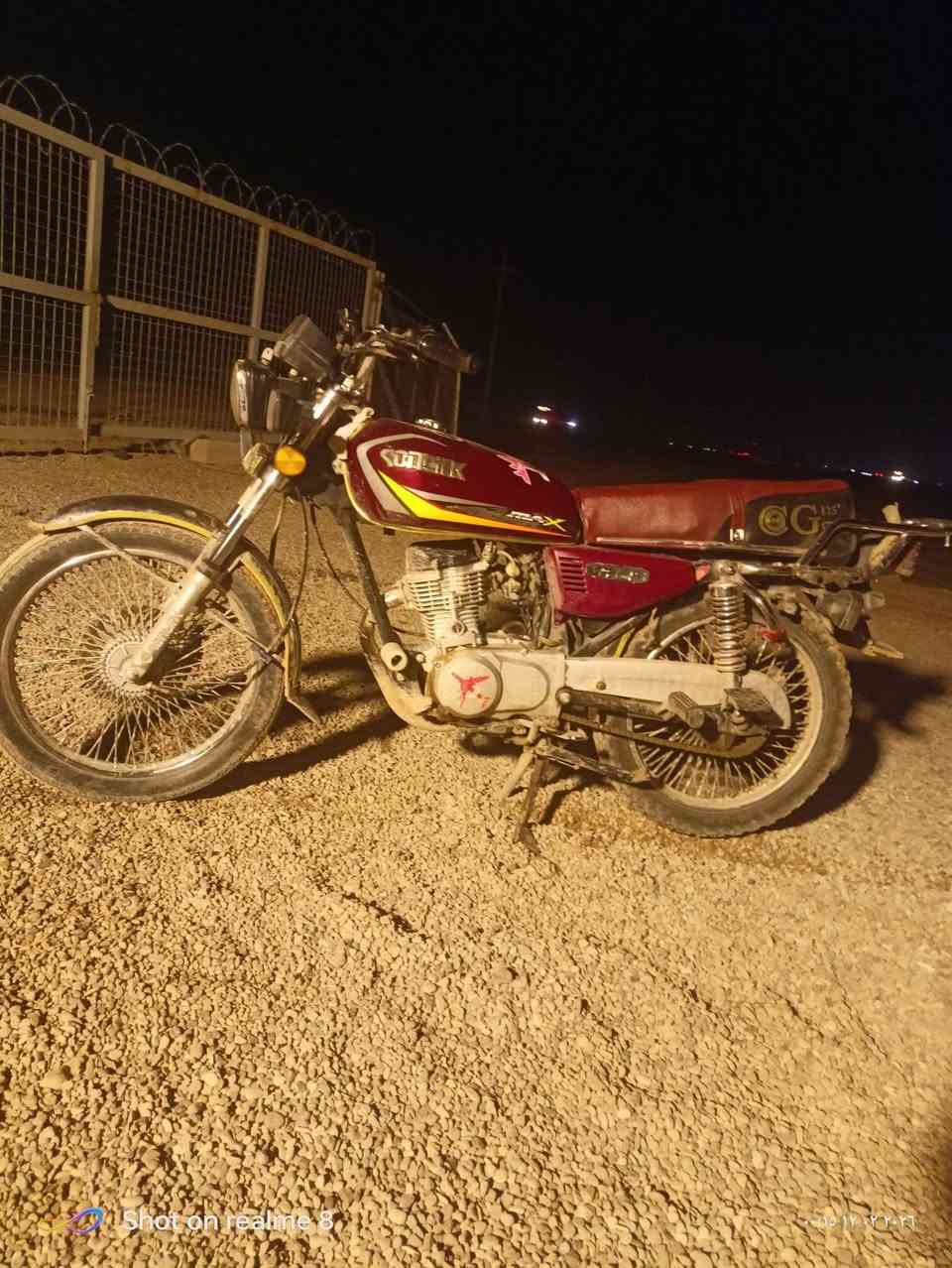 سلام عليكم دراجه سولنك نضيفه وحله من الصوره  مكمل كهربايات جديد الايت جديد دشبول جديد محرك خير من الله لا صرف ولا بخار موديل 23 محرك ما مفتوح 
خاص مفتوح *********** بي وتساب
