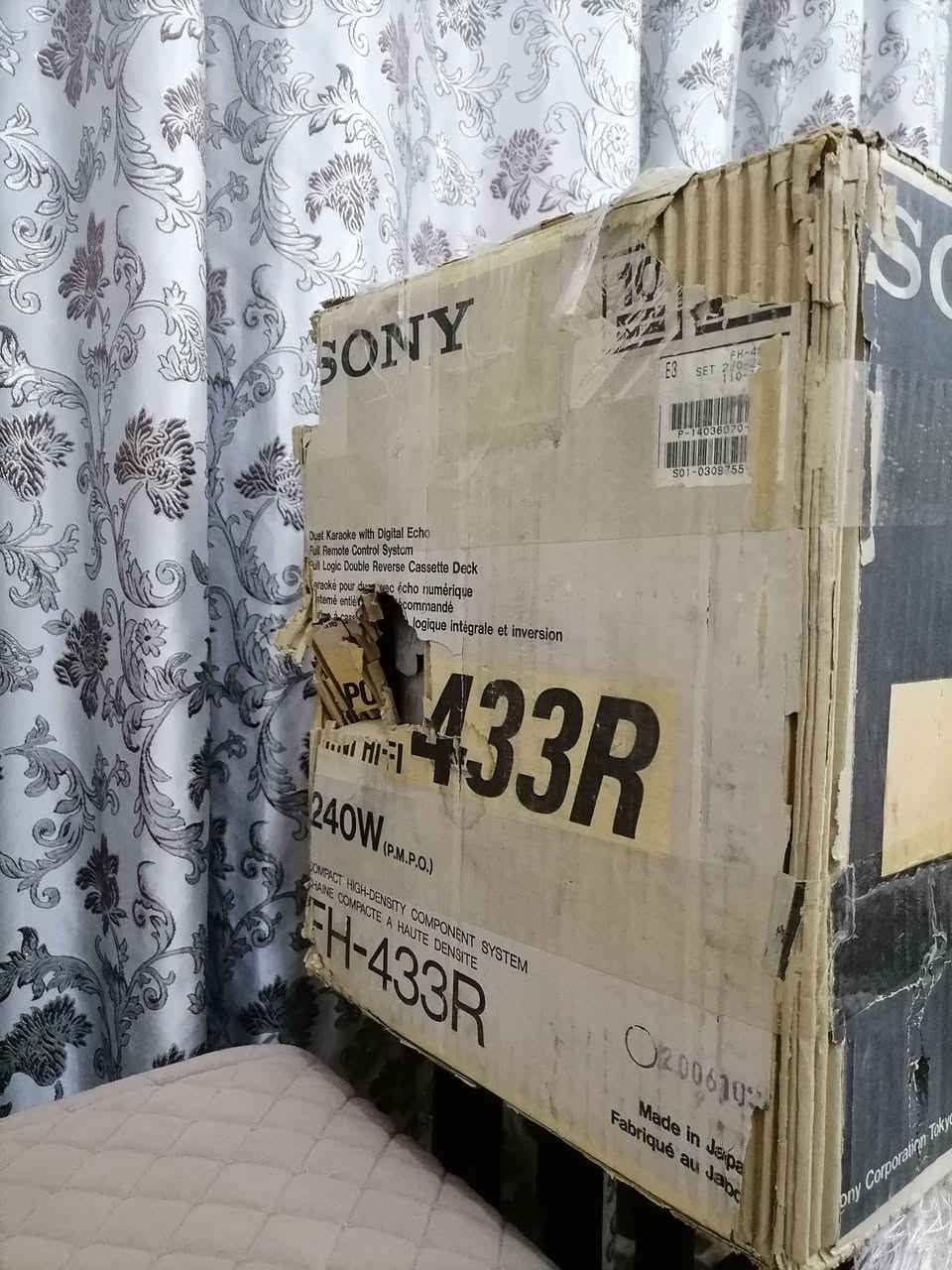 اتوفر لدينه قطعه ثانيه السلام عليكم ورحمة الله وبركاته جبنالكم تحفه فنيه من اندر النوادر مسجل سوني دبل كاسيت بل كارتون فتح لعرض التصوير فقط غير مستخدم قيد من النوادر للبيع السعر خاص مكان موصل يوجد توصيل كافه محافظة العراق وهذا رقمي *********** موجود واتساب علا هذا الرقم
