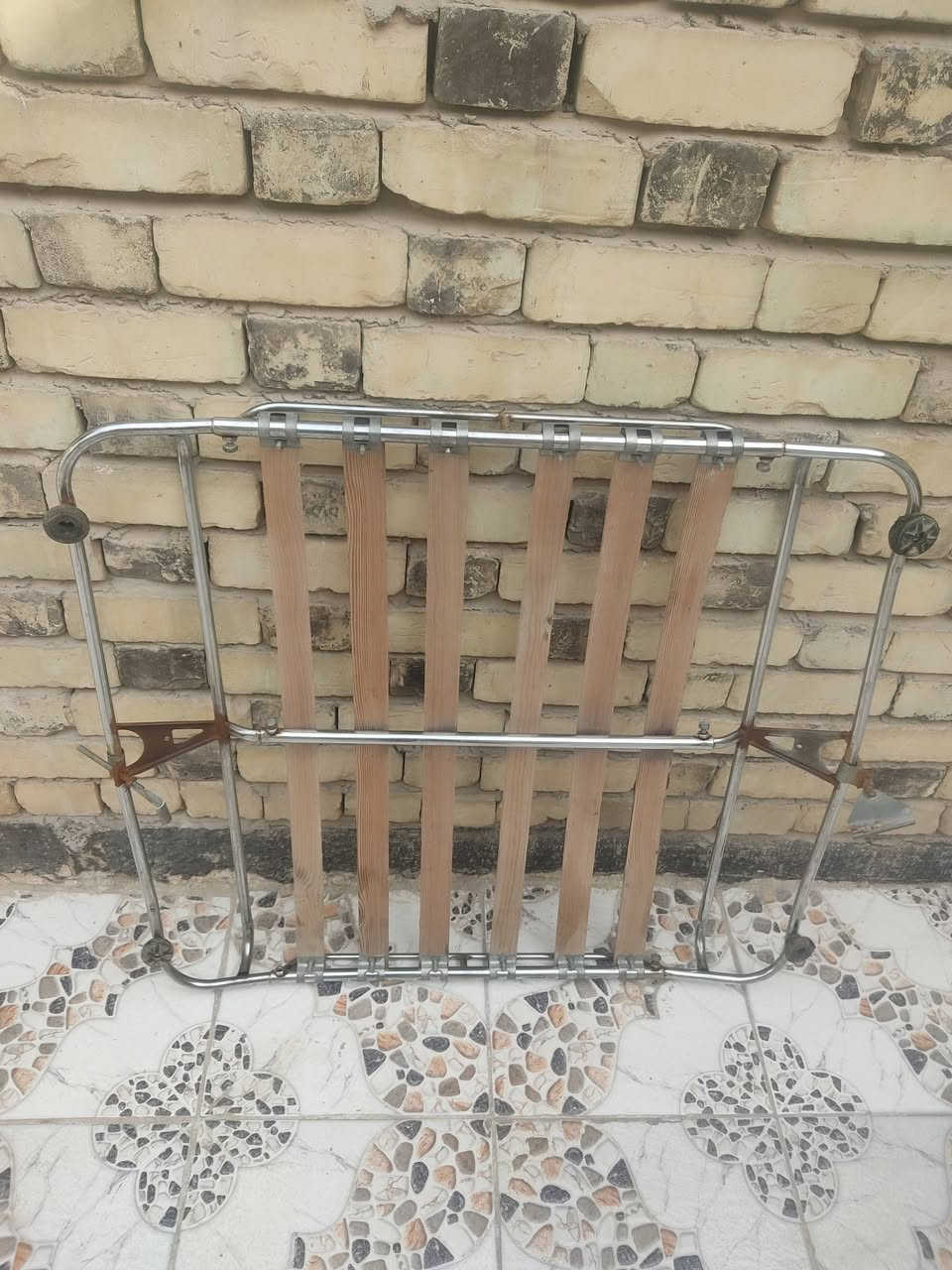 سوبايا مال سايبا للبيع نضيفه كلشي مابيه سعر20الف مكان نجف كوفه شارع المعمل ***********
