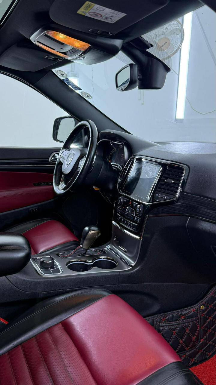 سلام عليكم
للبيع جيب  خليجي🚘   S  2019 

فوووول 1/1 كفاله من كلشي 

المحرك : V6.  3.6L ‎  

رقم اربيل  الجديد تحويل مباشر

سياره مكفوله من الصبغ و التبديل 

سياره جديده استخدام شخصي
‏‎* المواصفات :

‏‎*رادار امامي وجانبي 

‏‎* نقطة عمياء 
‏‎* فرش المقاعد من الجلد
‏‎* ذاكرة لحفظ وضعيات الجلوس 
‏‎* ويل قياس 20 .

‏‎* مقود السائق كهربائي . 

‏‎* تدفئة ستيرن . 

‏‎* شاشه كبيرة 8.4 انج .

‏‎* نظام الملاحة (GPS) . 

‏‎* نظام خاص للطرق الوعرة . 

‏‎* مصابيح امامية زنون . 

‏‎* المصابيح الأمامية مع LED لايت . 

‏‎* كشافات ضباب بروجكتر زنون . 

‏‎* تشغيل عن بعد .

‏‎* صندوق كهربائي .

‏‎*  حساسات أمامية . 

‏‎*  حساسات خلفية .

‏‎* كاميرا خلفية .

‏‎* بخاخ ماء لتنظيف المصابيح الامامية .

‏‎* مرايا بخاصية التعتيم الذاتي . 

‏‎* مرايا جانبية قابلة للطي . 

‏‎* بلوتوث تلفون . 

‏‎* محدد سرعة . 

‏‎* نظام تشغيل واطفاء اوتماتيكي للمحرك للتوفير من صرف الوقود . ( Auto Start System ) .

‏‎* نظام بريك اوتماتيكي ( Auto Break System ) .

مكان سيارة ناصرية 

السعر 310 وبيها مجال 

سونار وكل تفاصيل بالمنشور 
  *********** للتواصل
