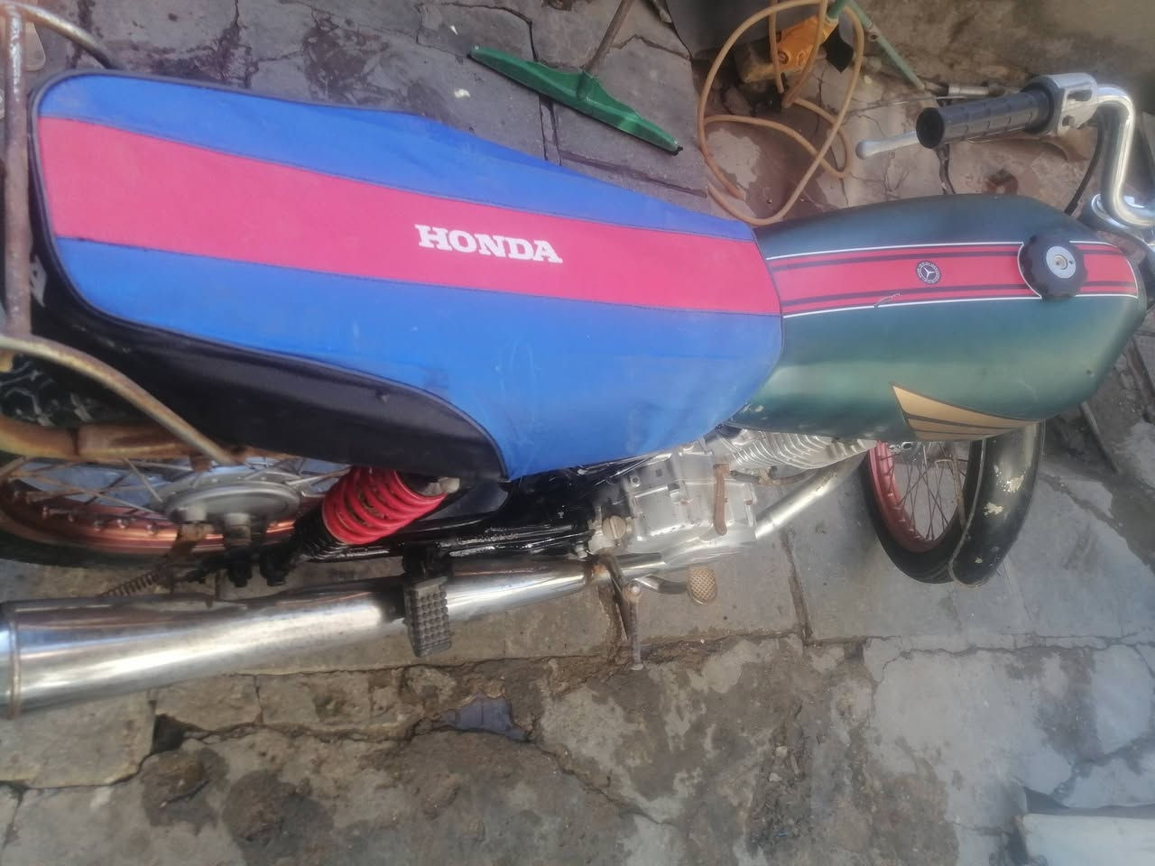 ربيدو. البيع المكينه خرسه دراجه نضيفه مكاني الحيانيه سعره250 بيه. مجال. قليل***********
