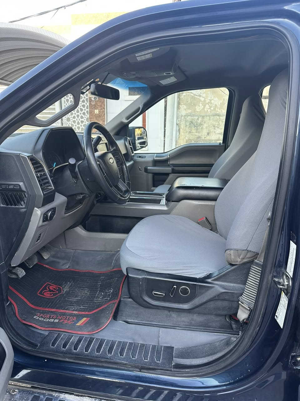 فورد f-150 موديل 2017 كلين 

محرك 6 سلندر 3.5 توين توربو 10 نمر 

وارد امريكي

ماشية 49 الف ميل 

باب طويل بدي قصير

4x4فور ويل 

تخم تاير

شاشة كبيره

كير تعليك

رقم اربيل 

00358466193030واتس

***********اتصال 

السعر اتصل على هذا الارقام .
