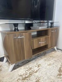 ميز بلازما • جديد • طاولة تلفزيون