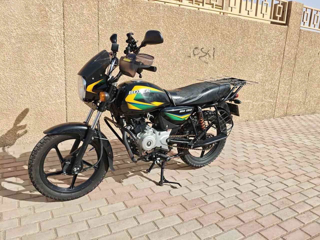 سلام عليكم دراجه بوكسر موديل 22 رقم وسنوية بسمي تحويل ثاني يوم
دراجة نظيفة وكل نقص مابيها 
محرك ناعم مفتوح مرة وحده
مكاني كربلاء السعر 1,750 
***********
