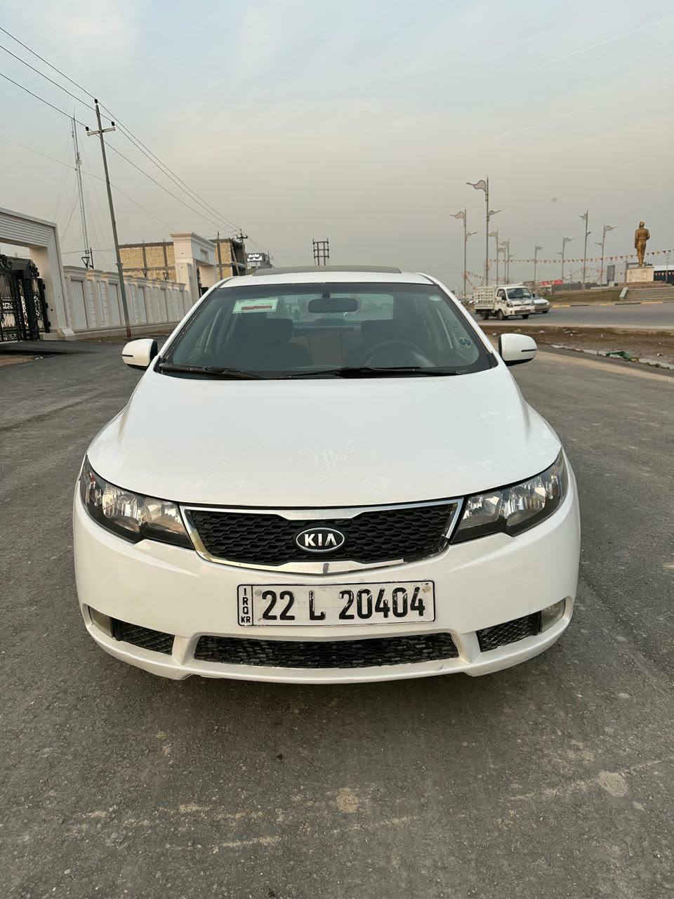 السلام عليكم سيراتو موديل ١١ فول مواصفات بيه صبغ موضح بالسونار بدون دواخل سنويه وأرقام جديده تحويل وكاله حاضر السعر ٩١ مكان السياره صويره للاستفسار الاتصال على الرقم ***********
