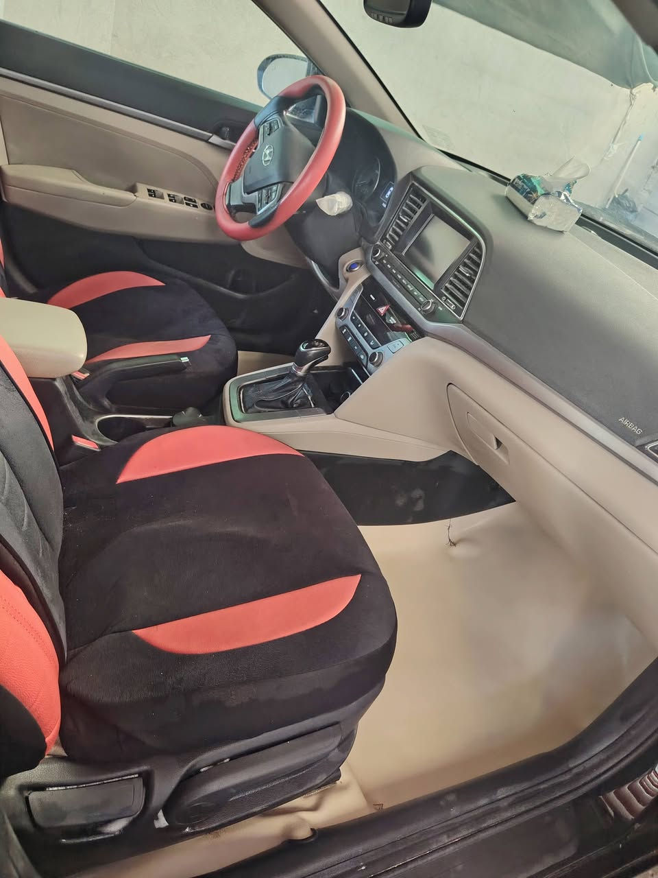 ألسلام عليكم
النتره موديل 18 وارد أمريكي دوش 
ماشيه 70 حقيقي
فول مواصفات بصمه فحته الإدار مري
كشنات تدفيه حداديه  ع بلاد
مكينه ع شرط مامفتوحه
رقم قادسيه
السعر 120 وبيه مجال
***********
مكان السياره الديوانيه
