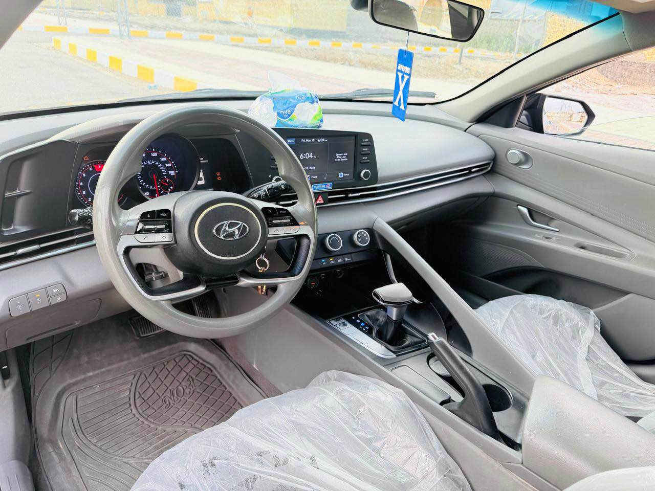 السلام عليكم للبيع فقط بدون مراوس
النترا 2021

ماشيه 100 الف  كيلو فقط جدیده
 
وارد امريکي رقم بصره  معوقين المعوق ولد شاب ويسوي وكاله لل28 وتخلص المعوقين 
حادث  جاملغ وبنيد فقط 
مبدل بنيد فقط 
والسياره خير من الله تعمل بصوره ممتازه
مواصفات
شاشة الكتروني 
محرك 2000
رادار امامي
رادار خلفي
مانع انزلاق
نظام نقطة عمياء
کروز مثبت سرعة
شاشه كبيرة كار بلي
تحديد مسار / قيادة ذاتية
توقف ذاتي / تنبيه مسار
اشارة ترحيب / اطفاء ذاتي
تحكم جهتين ستيرين
حساس اطارات
 ارضيات جلد
وضعيات قياده 
‏SPORT-NORMAL
وبعد بيها خير من الله مواصفات السياره جديده وجاهزه بدون نقص 
تبريد وحداديه وكير ومحرك كفاله 
تخم تاير جديد السياره نضيفه من جوه ومن بره 
ملاحضة. اكو طخه بالباب الصدر والوره مكرودات كلش خفيفه  
مكان السيارة  ناصرية 
السعر 138 وبيهة مجال 
تليفون *********** ناصرية, ذي قار
