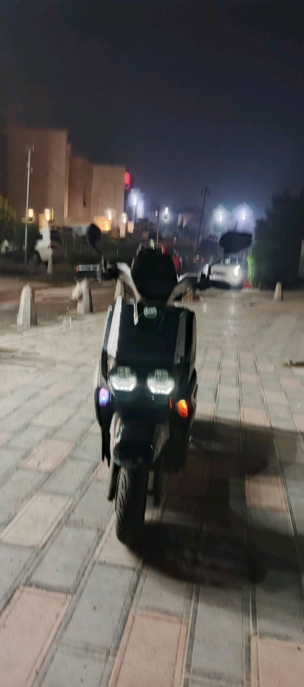 اعطيفيه شارع ادامرجي معرض ايوب ادراجه نظيفه مابيه اي عطل  شلعه ادراجه تمشي  البطاريه  نظيفه تفحص كدامك دراجه كلش حلوه تمشي مسافات بعيده اتفيد شغل وتفيد طالب المدرسه 
  سرعت ادراجه75