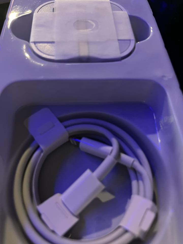 توفر شاحنه أيفون اصلي ضمان شهر تجي مثل ماموضح بل صوره يوجد توصيل داخل الموصل فقط السعر 10 مع  التوصيل للحجز ***********
