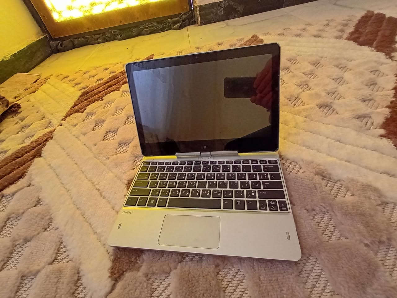 لابتوب متحرك  حجم ١٢ انج نوع hp سعره ١٠٠ الف دينار*********** بي واتساب
