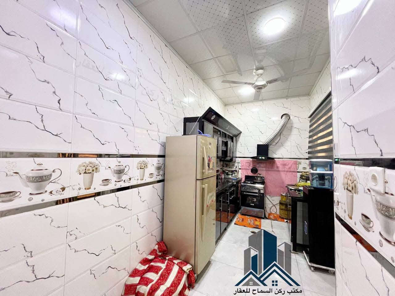 بيت للبيع سكني ملك صرف طابو 
المساحة 100 متر 5×20
طابق ونص غرفتين نوم 
مقابل البيت حديقة 
المنطقة حي السماح/الاركان
للاستفسار الاتصال على الرقم التالي:
***********

