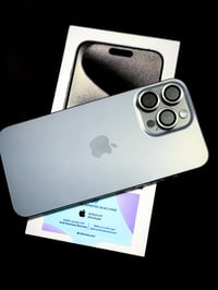 للبيع ايفون 15 برو ماكس ذاكره 256 بطاريه 98 نضافه 100‎%‎ زلغ مابي هو و...