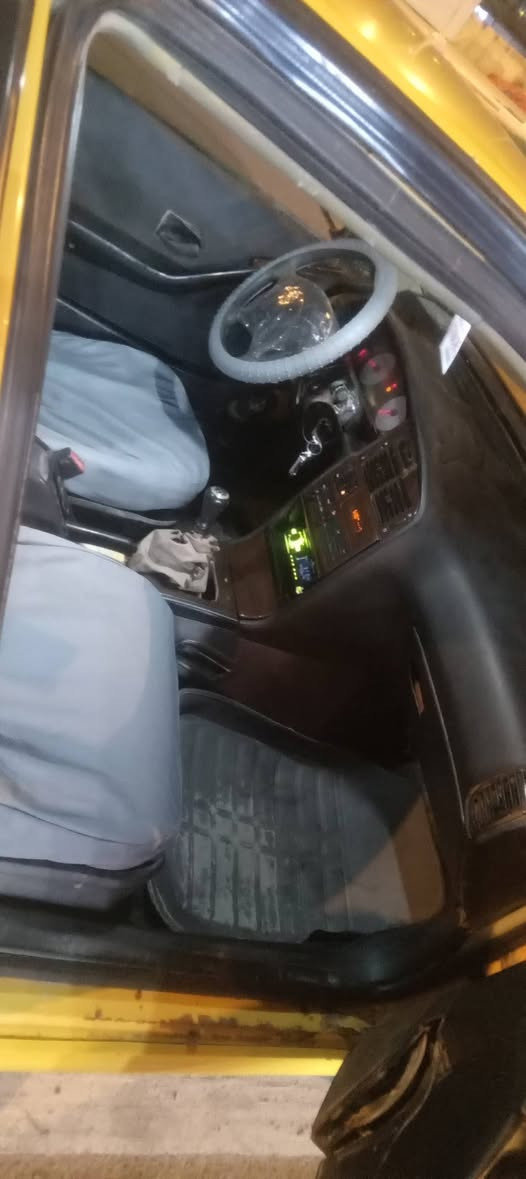 بيجو بارص 2011
سنويه جديده مصفره هيئه وغرامات 
راعيهة بلبصره كبل اوديك يمه يريد تحويل 
مكينه وكير نضيفات لاتبخير لاتنقيص  
كهربائيات كلهة شغاله 
حداديته لكدام جديده تايرات لكدام جدد 
قوايش عبوه فيتبم  نوزل بلك واير بلك جويتر كله جديد 
نقصها دبلات خلفيه وتايرات لوره تعبانات 
سعرها 26وبيهة مجال لشراي 
***********
